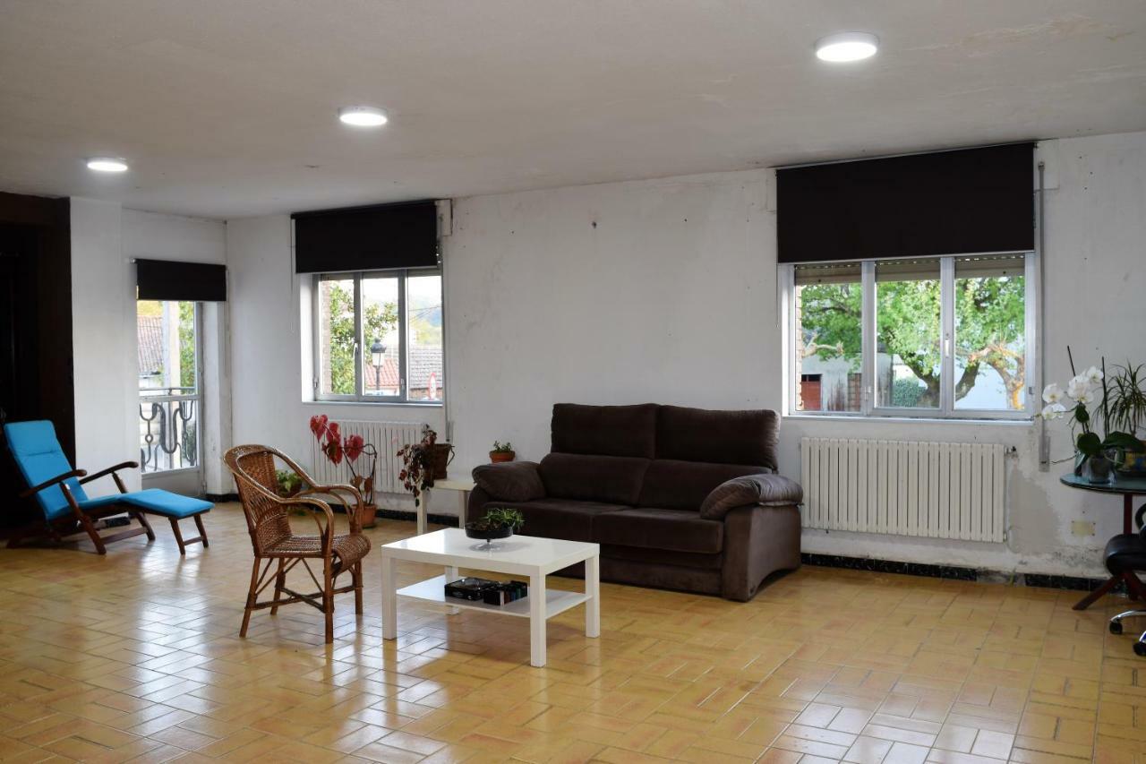 Albergue Mirás Sigueiro Esterno foto